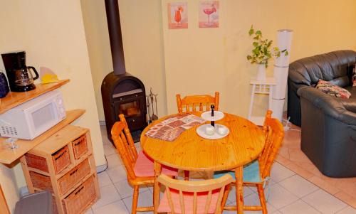 Mirow Apartment | -Waldhaus-Fewo 3