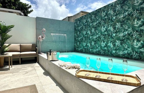 Santurce Cabin | Walk 2 beach-Pool & free prkg[5 bdrm]/Chic&Stylish