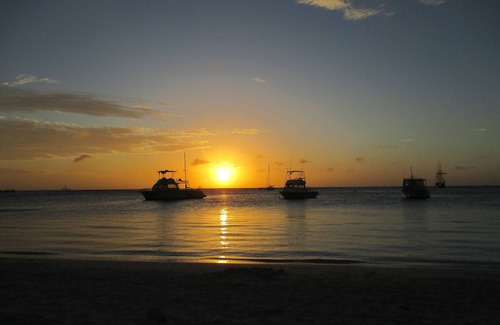 Oranjestad Apartment | WALK IN 3 MIN TO THE BEACH FROM LAGOON STUDIO # 3