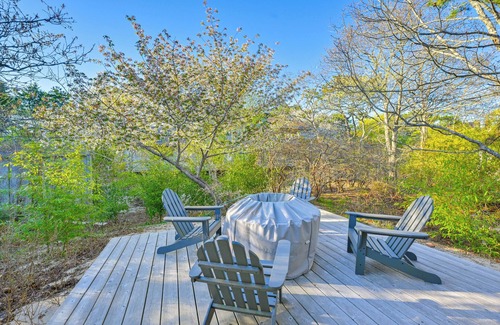 Beach Hampton Cottage | Walk to Amagansett Beach: Cottage w/Deck!