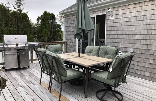 Brewster House | Walk to Beach from Sea Salt Cottage