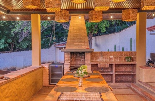 Coco Villa | Walk to Beach ~ Jacuzzi ~ Pool ~ Comfort & Space!
