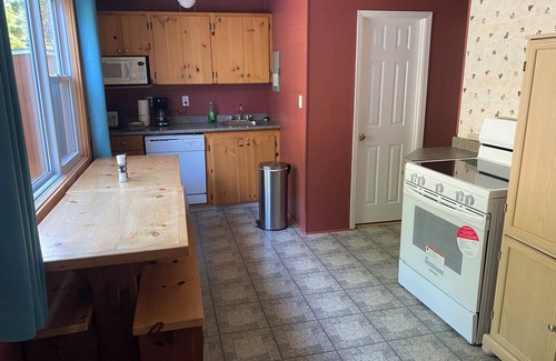 Stanhope Cottage | Walk to Beach - Parkside 3BR Cottage with King Bed & Screened Room
