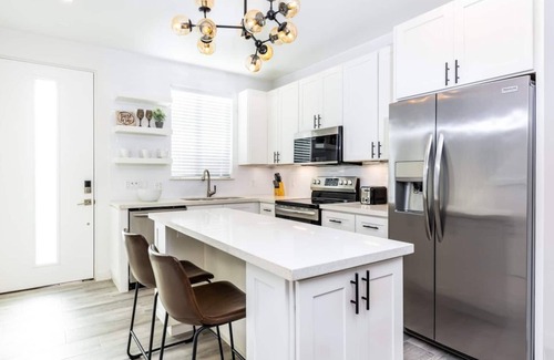 Grace Bay House | Walk to Beach! Pristine 4BR W/Pool-CV41-12