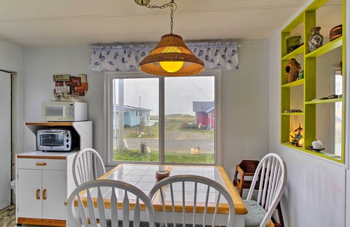 Moclips Cottage | Walk to Beach! ‘The Little Orca’s’ Moclips Cottage