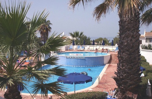 Carvoeiro Villa | Walk to beaches,pool and town. Bright, Spacious, luxury. A/C, WiFi, own garden.