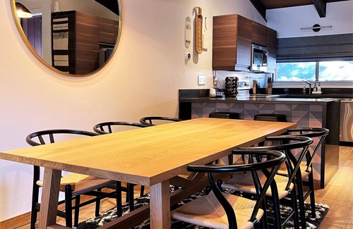 Mammoth Lakes House | Walk to Canyon Lodge Lifts! 2BR/2BA Condo w/BBQ