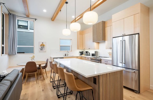 Minor House | Walk to CapHill 4B2B w/Rooftop Deck EV charging