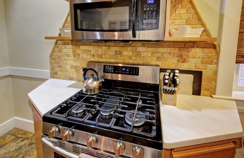Cherokee Triangle House | Walk to Dinner, Pubs, Fun- Huge Historic District Home with Poker Room, Fire Pit