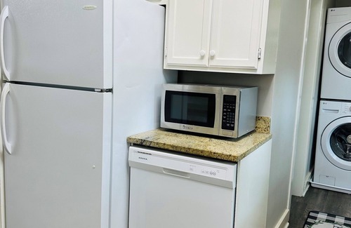 Geneva House | Walk to Downtown! 4-Bedroom Geneva Getaway