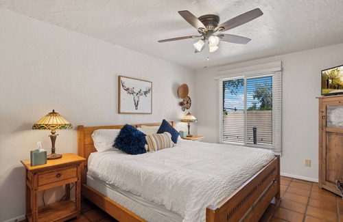 Northeast Santa Fe Hotel | Walk to Downtown, Beautiful Views - Great Location!