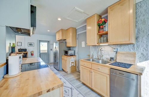 Buena Vista House | Walk to Downtown, Hiking Trails & the Arkansas River