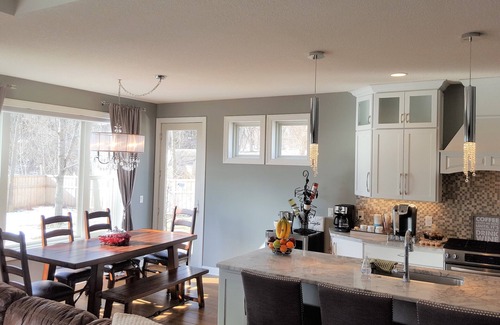 Wayzata House | Walk to Downtown Wayzata for Coffee, Shopping and Great Night Life!