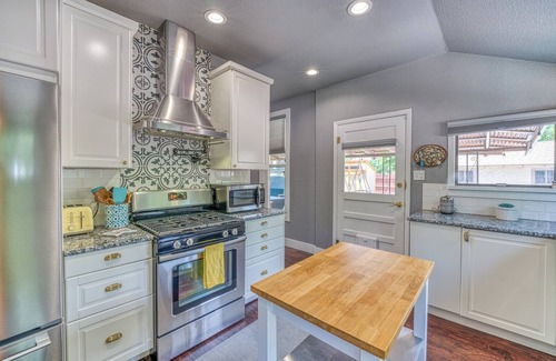 Canon City House | Walk to Dtwn: Colorful Cañon City Home w/Grill!