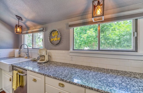 Canon City House | Walk to Dtwn: Colorful Cañon City Home w/Grill!