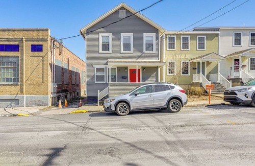 Hudson Apartment | Walk to Dtwn Hudson: Cozy Upstate Apartment