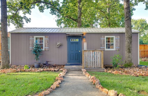Grove Apartment | Walk to Grand Lake: Pet-Friendly Grove Getaway!