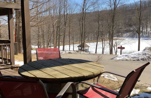 Hidden Valley House | Walk to Hidden Valley’s Main Lodge - BRAND NEW KITCHEN with heated floor!