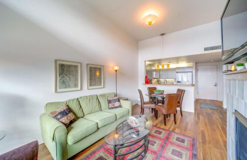 Chelan Apartment | Walk to Lake Chelan Top-Level Waterfront Condo