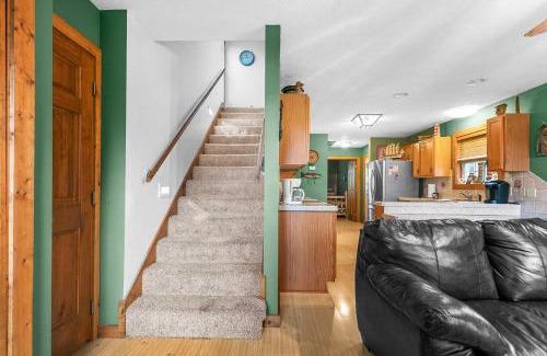 Lampe House | Walk to Lake Lampe Cabin with Fireplace and Deck!