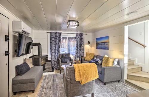 Lincoln Park House | Walk to Lake Tahoe Cozy Zephyr Cove Cabin!