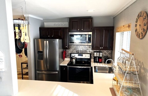 Bartlett House | Walk to Lifts! 3 bed 3 bath Stunning End Unit with views @ base of Attitash.