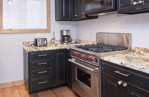 Vail Condo | Walk to Lionshead | 3 Min. Walk to Free Ski Shuttle | Great Views