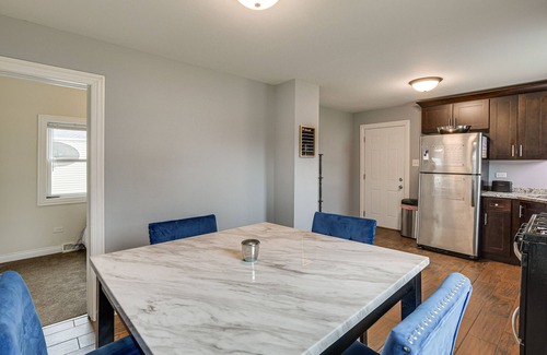 Blue Island Apartment | Walk to Metra: Pet-Friendly Blue Island Apt
