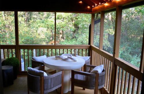 Dahlonega House | Walk to Montaluce Winery-2 Restaurants- Fast WIFI-Free Park-Hike-Weddings