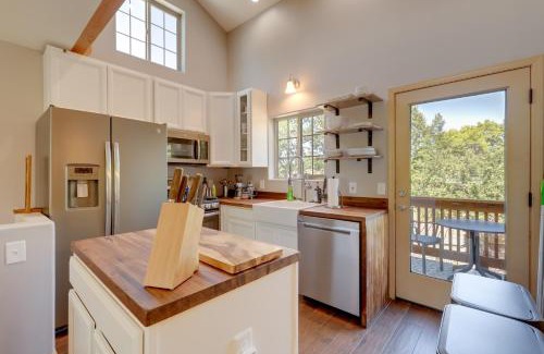 Southside Apartment | Walk to NAU and Dtwn Flagstaff Studio with Balcony!