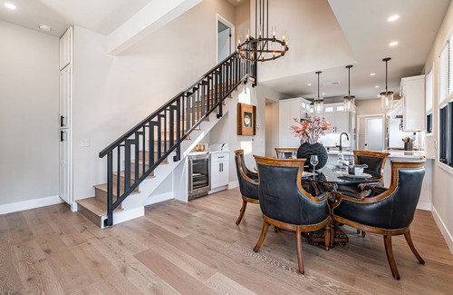 Marquesa House | Walk to Ritz Cove and dine at the Waldorf Astoria!