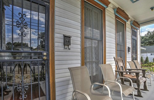 Black Pearl House | Walk to River, Tram & Zoo: Classic NOLA Home!