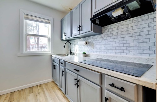 South Providence Apartment | Walk to Roger Williams Park: Apt in Providence!