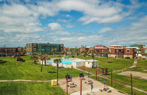 Sand Point Condo | Walk to Sandfest , Shared Pool, Board Walk to Beach, Gulf Views