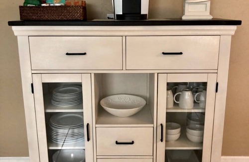 Temecula House | Walk to several of the area's most popular wineries, less than a mile away.