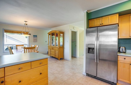 Rockaway Beach House | Walk to Shore: Home w/Deck in Rockaway Beach!
