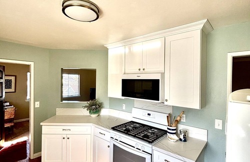 Carpinteria Condo | WALK TO THE BEACH- CUTE 2 BEDROOM CONDO