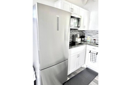 Frederiksted Southeast Apartment | Walk to the beach! Sweet Tart on King“Guava” 2BR