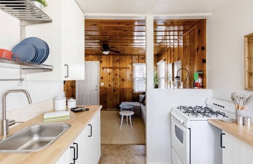 Big Bear Lake Hotel | Walk to the Big Bear Lake Village Lakewood Cabins