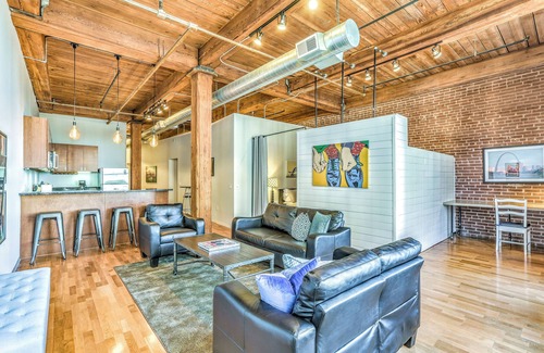 Downtown West Apartment | Walk to the City Museum! Large 3BR Loft Downtown