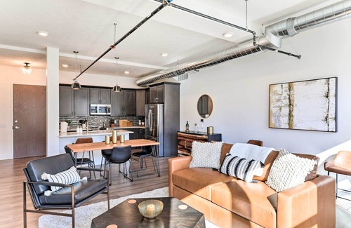 Downtown Lincoln Condo | Walk to UNL Campus: Dtwn Lincoln Loft Apt!