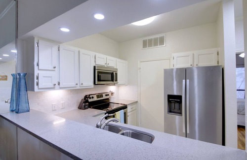 Bouldin Condo | Walk to Zilker Park, DT and more!