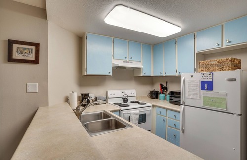 Brian Head Apartment | Walkable Brian Head Condo: Steps to Ski Resort!