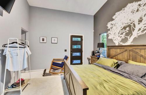 Govalle House | Walkable East Austin Oasis with Jacuzzi