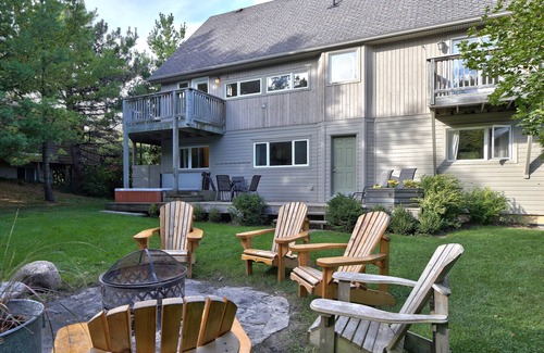 The Blue Mountains Ski Chalet | Walkable retreat at Blue Mountain w/hot tub/sauna/pool table/chef's kitchen
