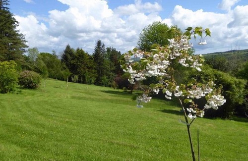 Michelcombe Apartment | Walkers Retreat with excellent views, large garden and free WiFi