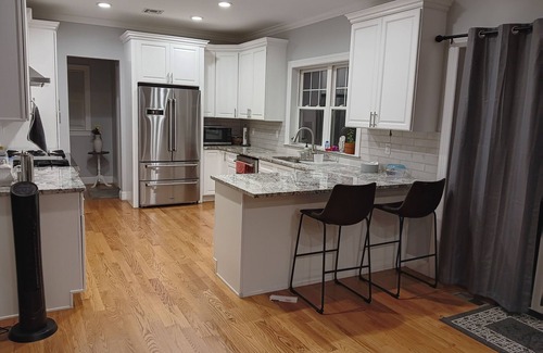 Plainedge House | Walking distance Golf Course 4-bedroom house with Living Dining and Family Room