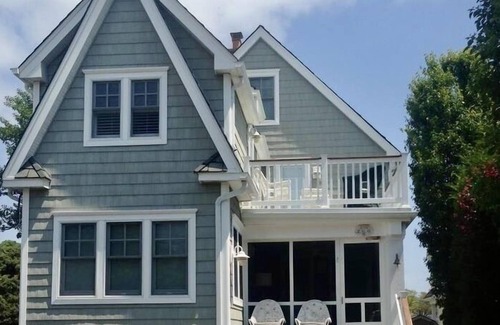 Stone Harbor Cottage | Walking distance to town and the beach. The charm of a beach cottage with all of the updated amenities.