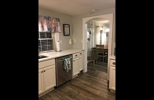 Wareham Center Cottage | Walking distance to Private Beach! Charming Cottage North of Cape Cod.