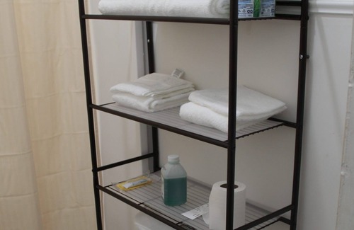 Monticello Apartment | Walking distance to food, library, post office, banks, and more.